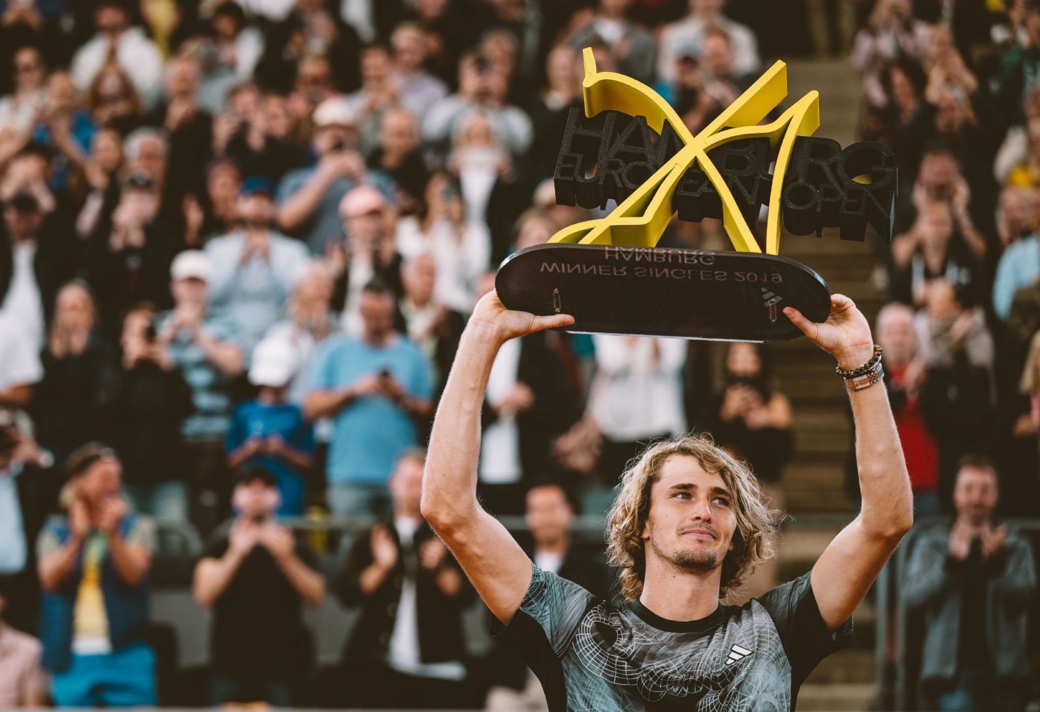 开云体育APP下载-ATP总决赛横扫拉沃尔杯，兹维列夫关键制胜