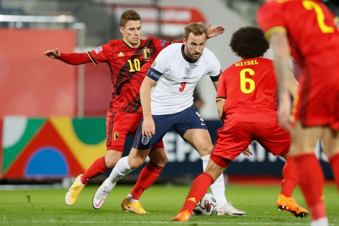 韩国乒乓球队轻取比利时乒乓球队，许昕三分雨点燃全场