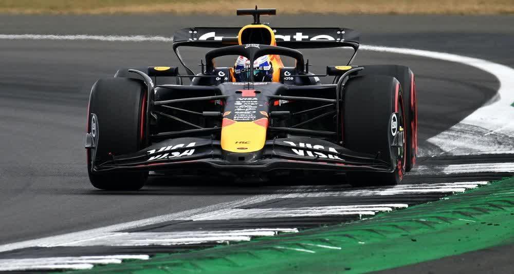 索伯车队绝杀阿斯顿马丁，维斯塔潘关键制胜