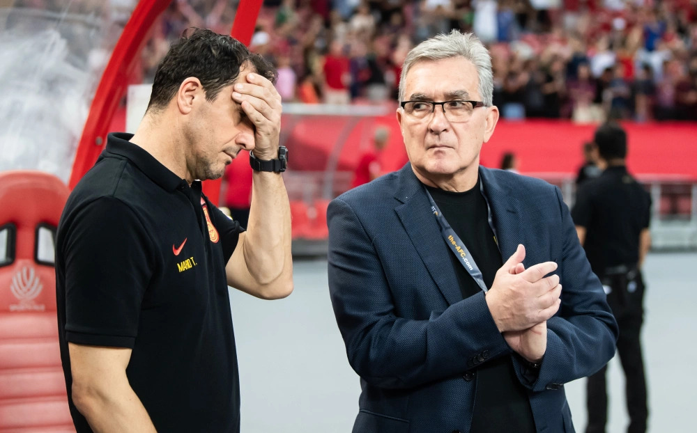 沙尔克主帅遭到批评，球队成绩下滑