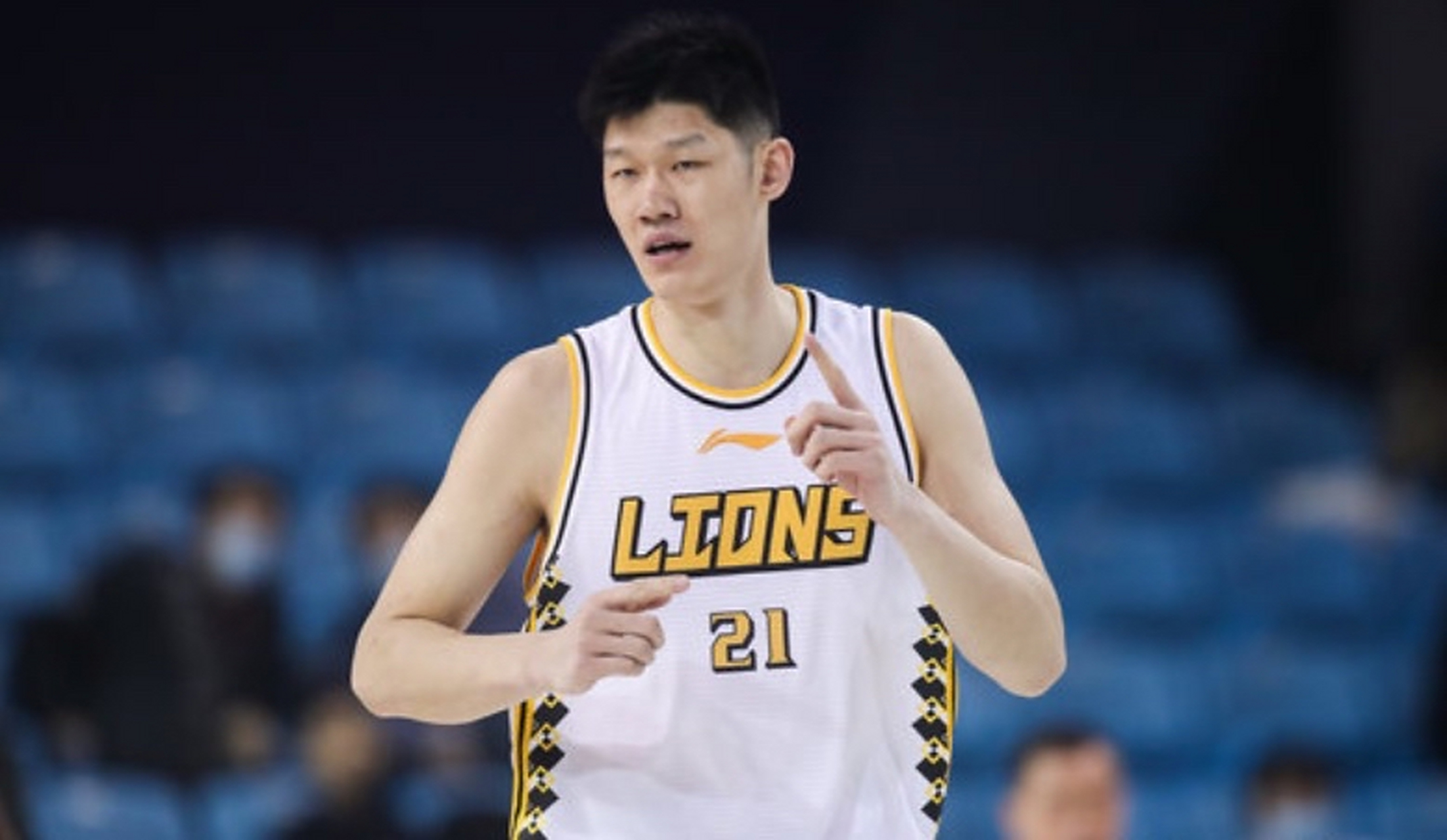 开云平台-步行者碾压山东队，胡金秋惊艳四座