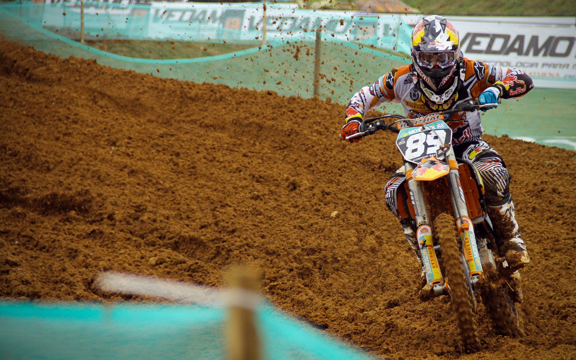 坎特引擎轰鸣，切尔西铁骑冲垮尼斯防线