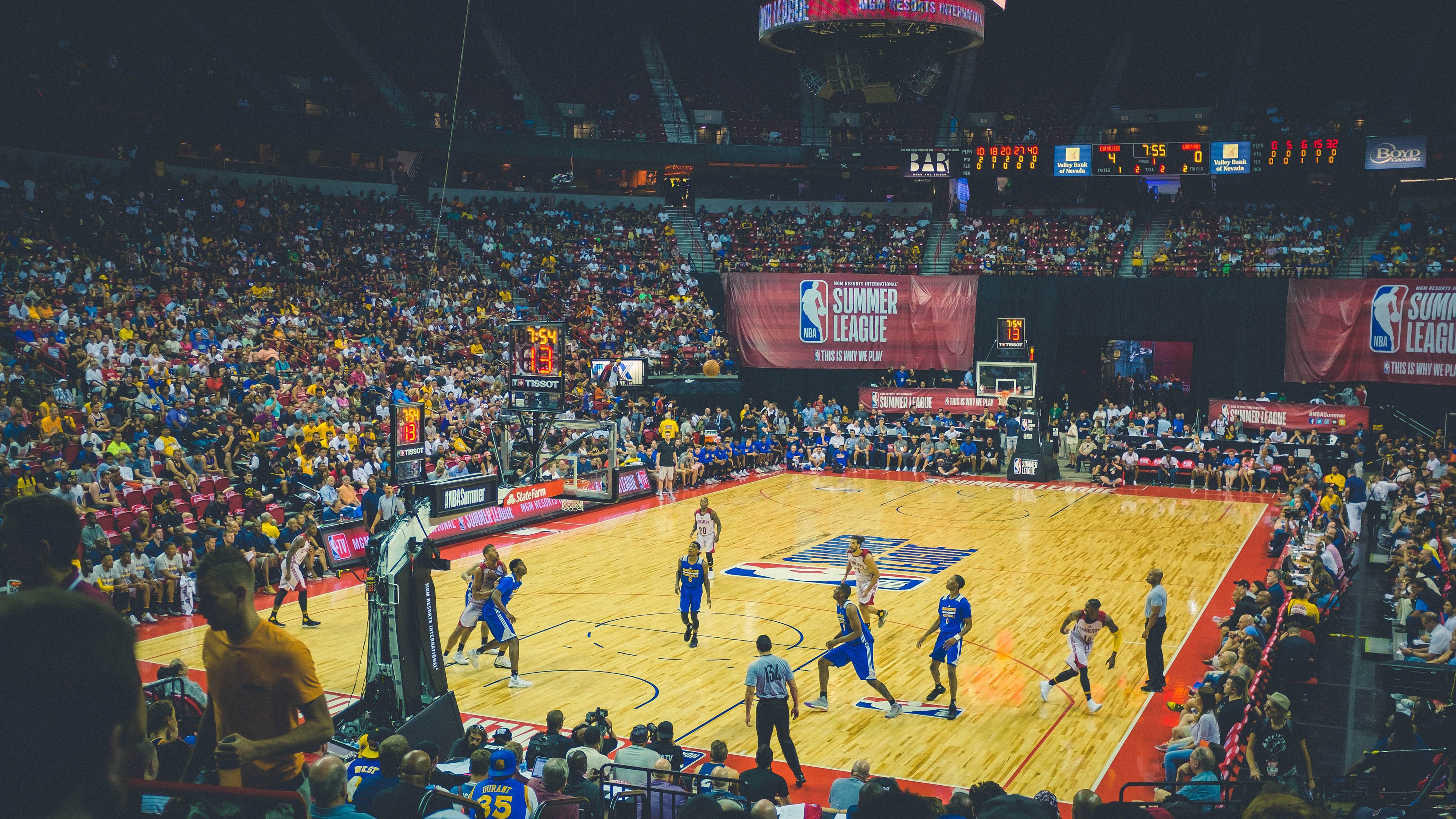 世界排名争夺战之夜,字母哥成为全场焦点